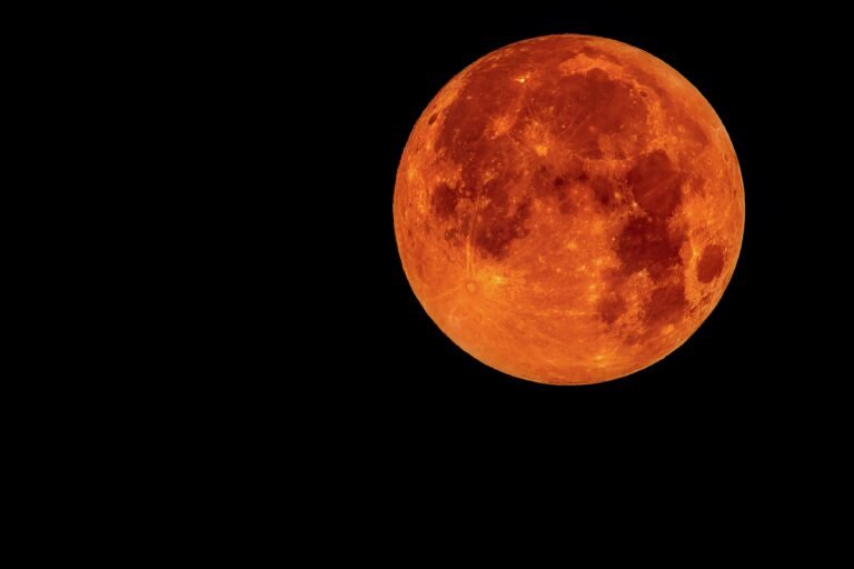 What is the blood moon prophecy?  Conspiracy theory explained – The Sun