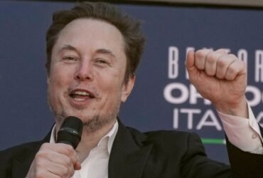 Cards Against Humanity Sues Elon Musk's SpaceX