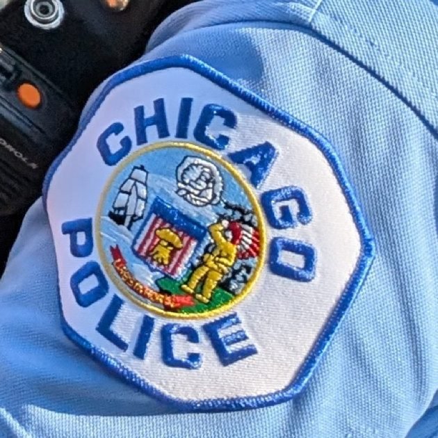 Gunmen rob locksmith's key fob duplicator in South Loop