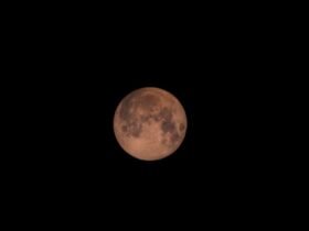 How the blood moon gets its eerie hue