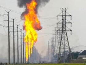 Texas Pipeline Explodes, Catches Homes On Fire In Houston Neighborhood