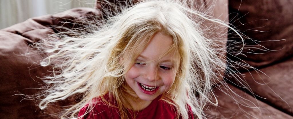 We Finally Know What Creates Static Electricity, After Thousands of Years : ScienceAlert