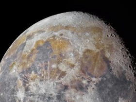 a close up image of the moon