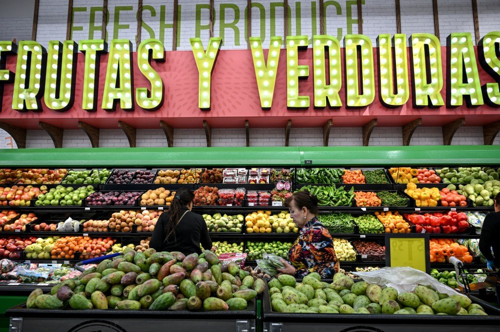 Aurora grocery Ahorra Mucho caters to Hispanic, Latino communities