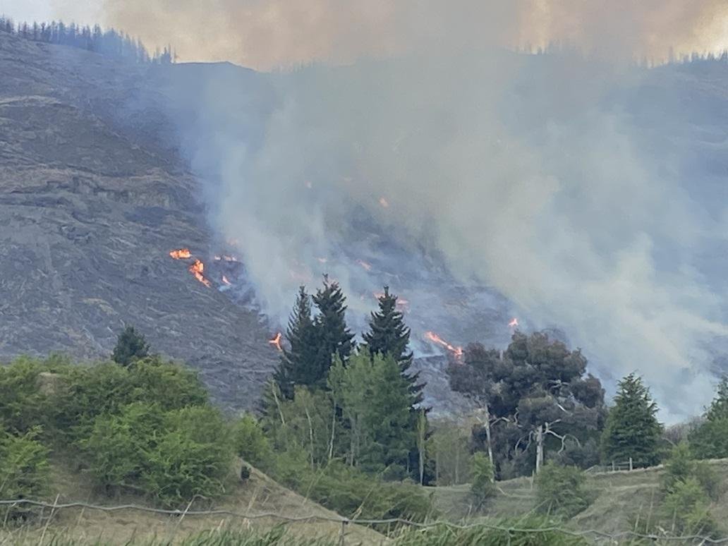 Choppers called in to fight Arrowtown blaze