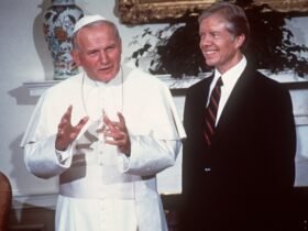 October 6, Pope John Paul II visits the White House