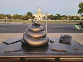 Sculpture of a turd on Nancy Pelosi's desk appears on the National Mall