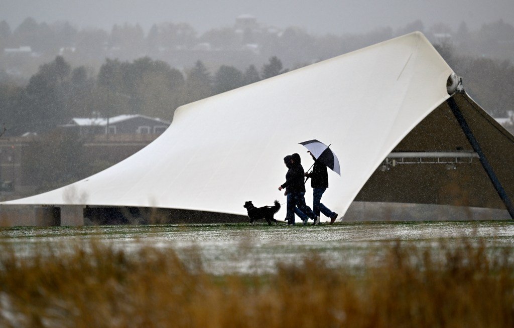 How much snow will Denver, mountains get from storm