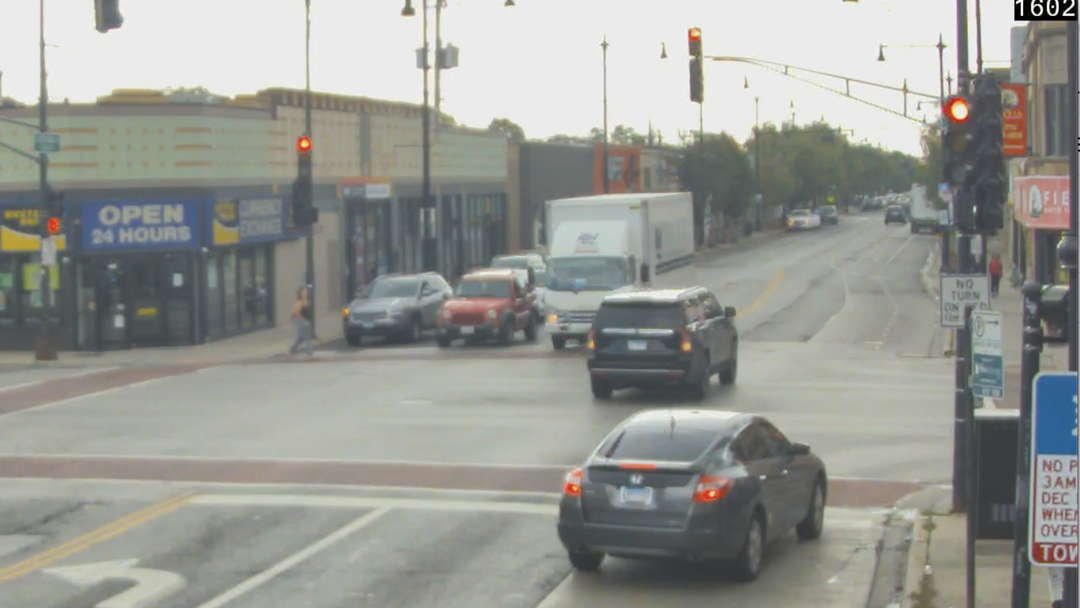 Lawmaker wants 'study' to determine why South Side red light cameras issued 2.5x more tickets than North Side cameras