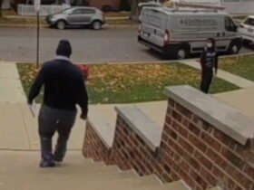 Man with knife confronts mailman in Bridgeport (video)