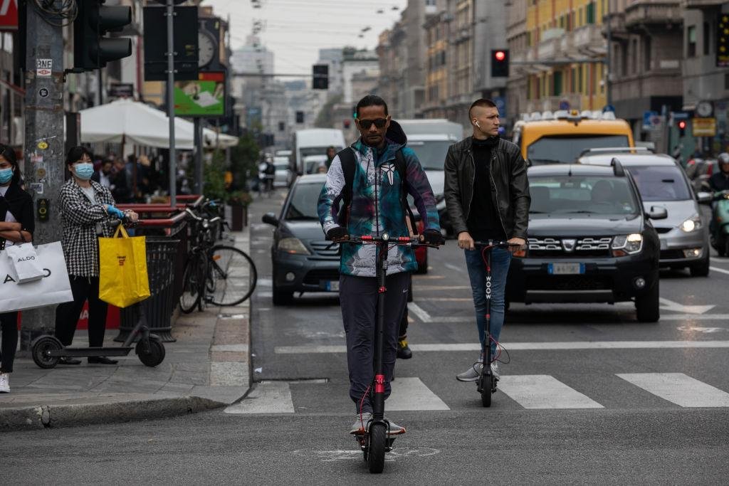 Safety laws tightened for e-scooters in Italy