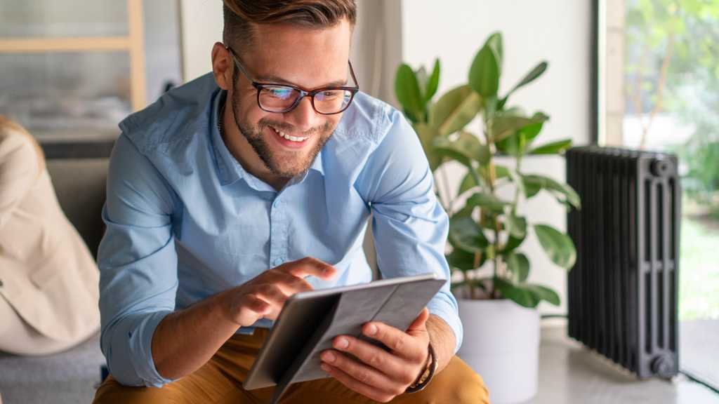 Man using a tablet