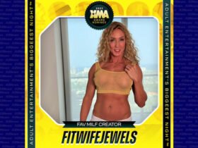 Fitwife Jewels nominated for Favorite MILF Creator during Christmas 2025