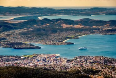 Waste from Cadbury factory makes Hobart beaches unswimmable