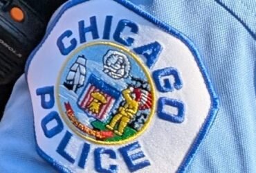 2 in custody after armed robbery from Wicker Park to Old Town; at least one crew still at large