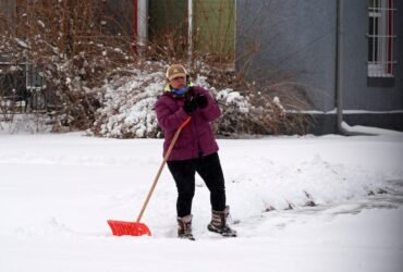 Colder temperatures, more snow Sunday in Denver