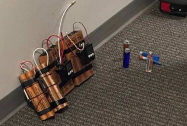 Fake explosives prompt bomb squad response to Chicago apartment complex