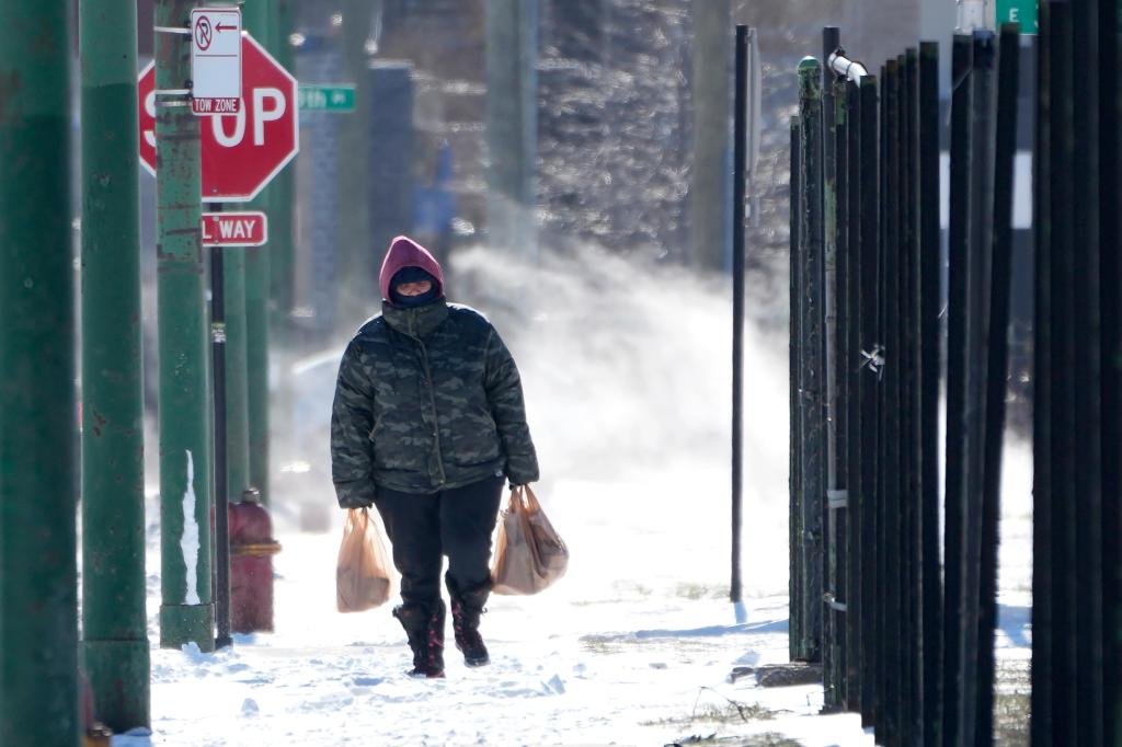 Arctic cold, snow to return, low temperatures return