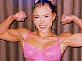 "Are you on both photos?" - Elle Brooke is showing an incredible body transformation that led to a boxing career