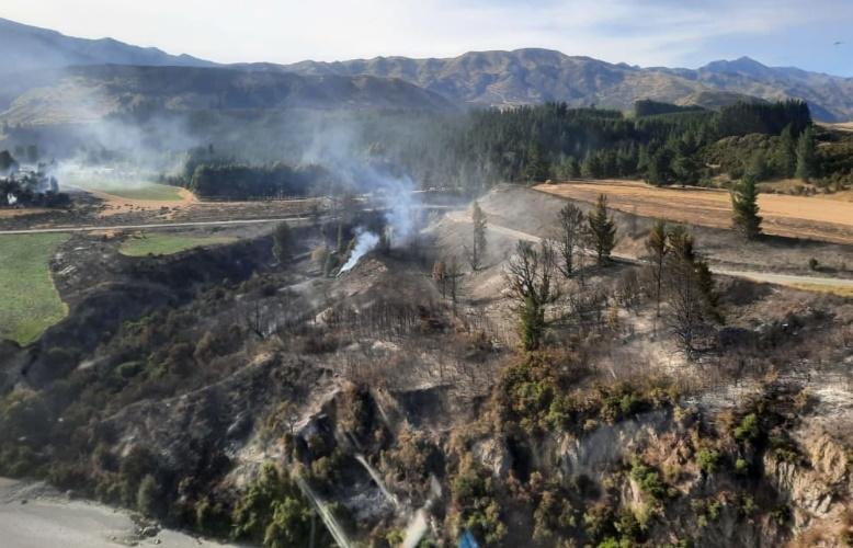 Houses 'very lucky' to escape damage in fire