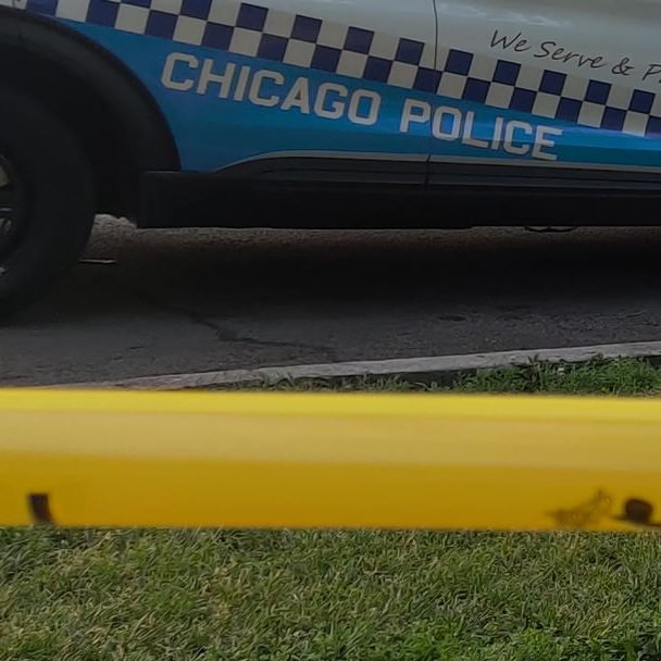 The man dies after being shot in Rogers Park on Monday