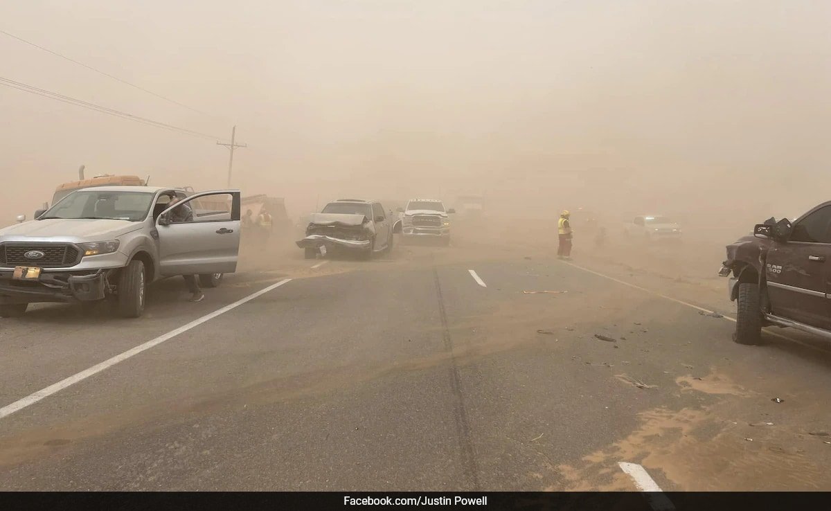 Apocalyptic Red Fog: Haboob Dust Storm Causes Chaos Across Dallas