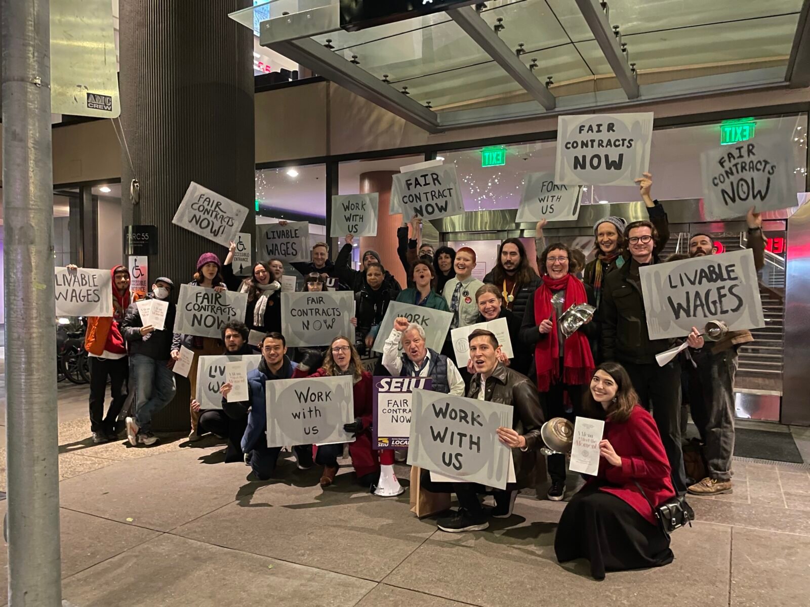 SF Museum -employees push back against proposals to lower the staff