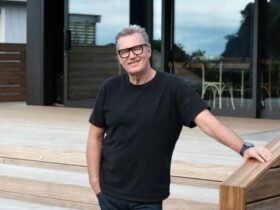 Sir John Kirwan visits Christchurch mental health facility