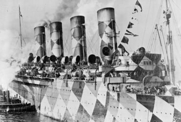 Photograph of HMS Tuberose aka RMS Mauretania enters New York harbour in full dazzle, carrying returning troops after the end of the Great War. Dated 1918. (Photo by: Photo12/Universal Images Group via Getty Images)