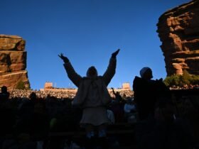 Easter sunrise services at Red Rocks Amphitheatre, photos