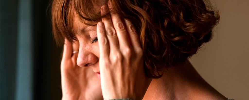 Menopause Symptoms May Be Early Warning Sign of Dementia, Study Shows : ScienceAlert