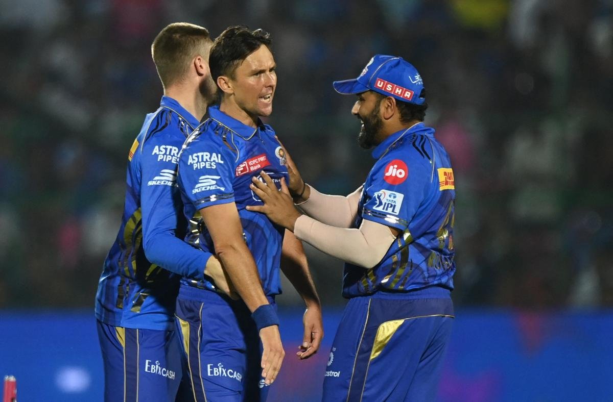 NZ cricketers leave India as tensions escalate
