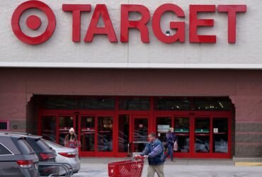 Target Sales Tumble As Retail Giant Warns Of More Trouble Ahead