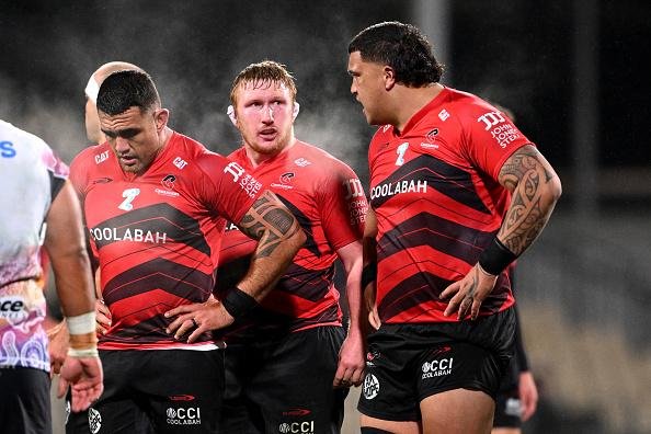 Crusaders scrum the Reds out of the play-offs