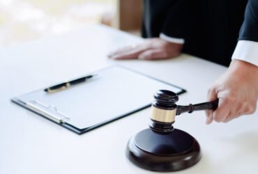 courtroom_judge_trial