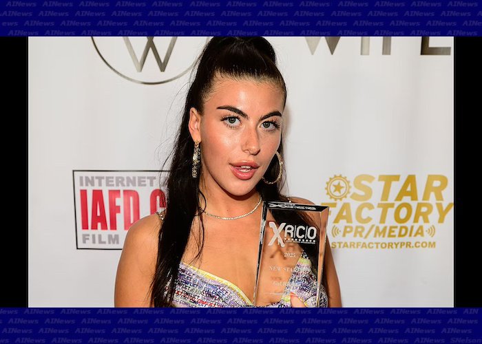 Gal Ritchie wins new Starlet Award on the 2025 XRCO Awards