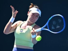 Kiwi Lulu Sun upsets top seed in Wimbledon warmup
