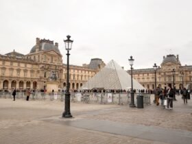 Louvre Museum Luiken As "exhausted" staff is going on strike