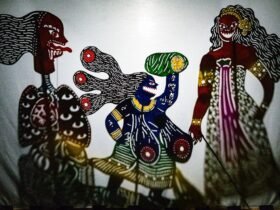Maintaining the age -old art of Malaysian Shadow Doll Game