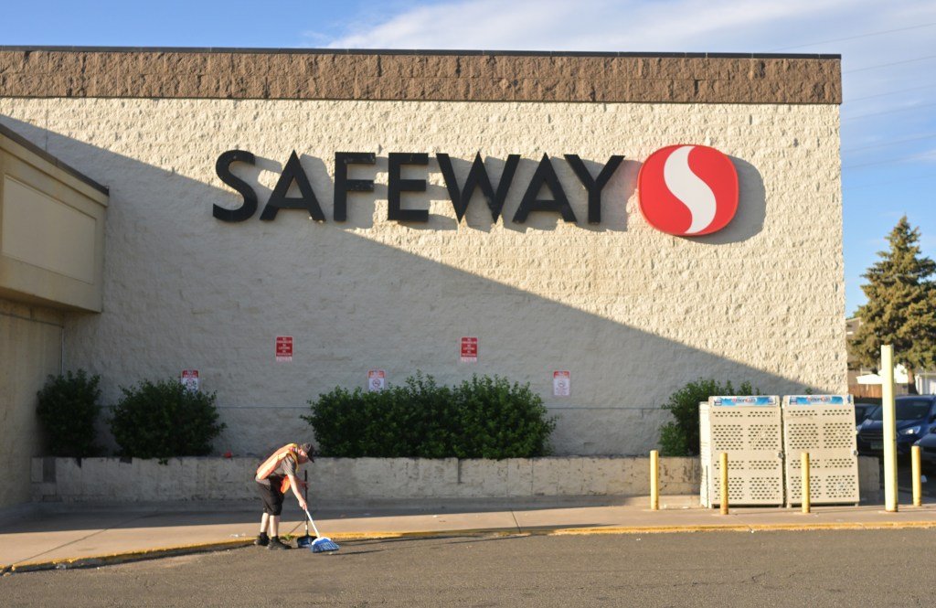 Safeway workers strike in Castle Rock and Denver