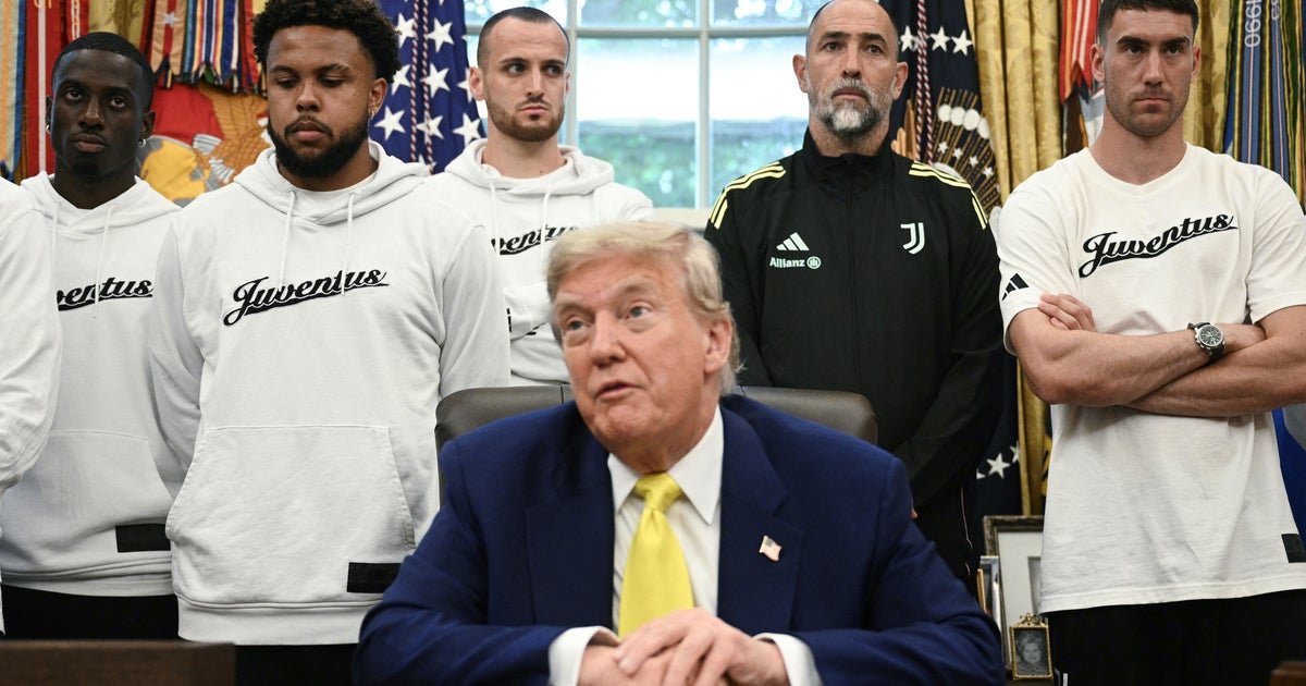 U.S. Soccer Star Dishes On 'Weird' Oval Office Moment With Trump